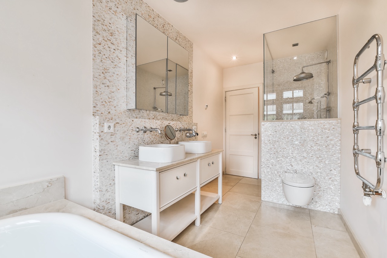 7 Bathroom Remodeling Bend Trends Boosting Home Value
